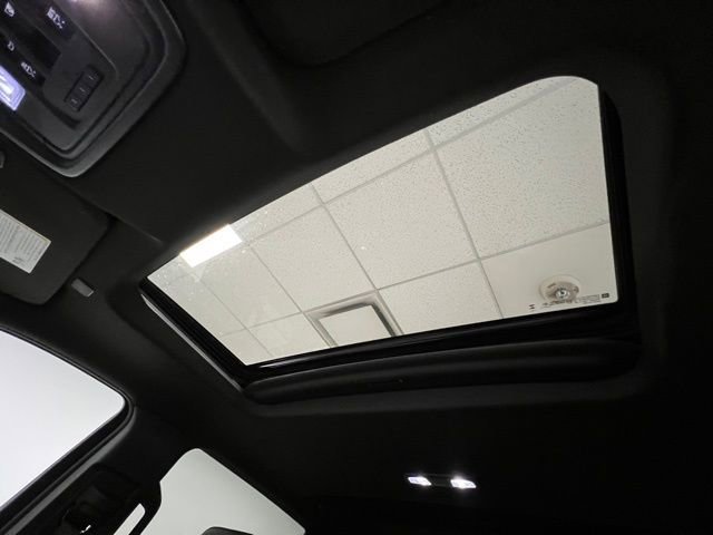 Used 2024 Chevrolet Silverado 2500 ZR2 w/ Technology Package image 43