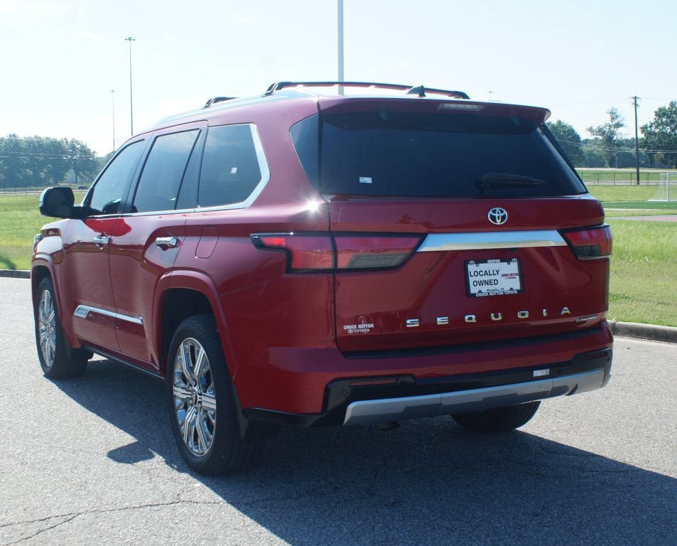 Used 2025 Toyota Sequoia Capstone AWD/4WD image 17