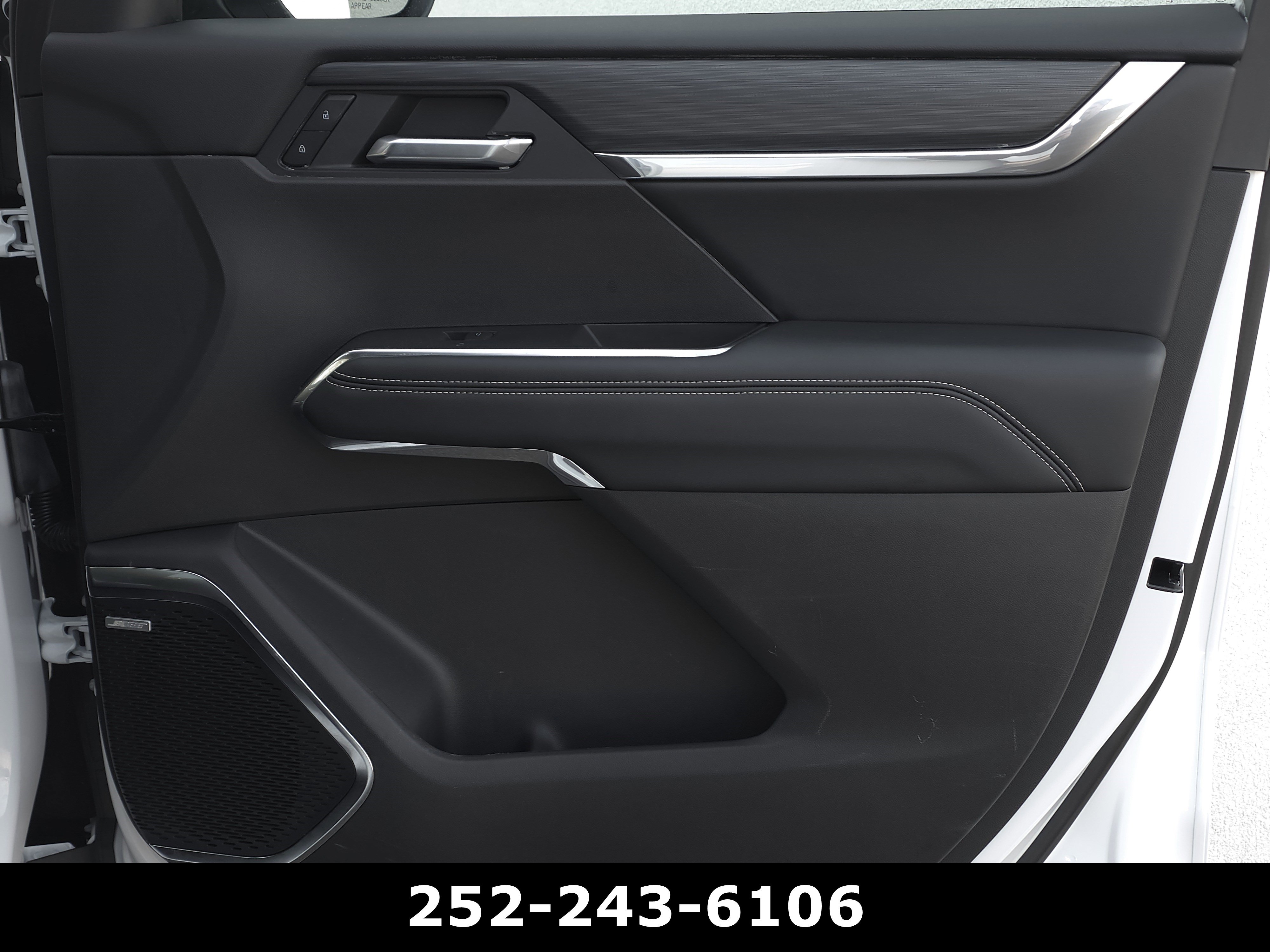 Used 2025 GMC Acadia Elevation FWD image 45
