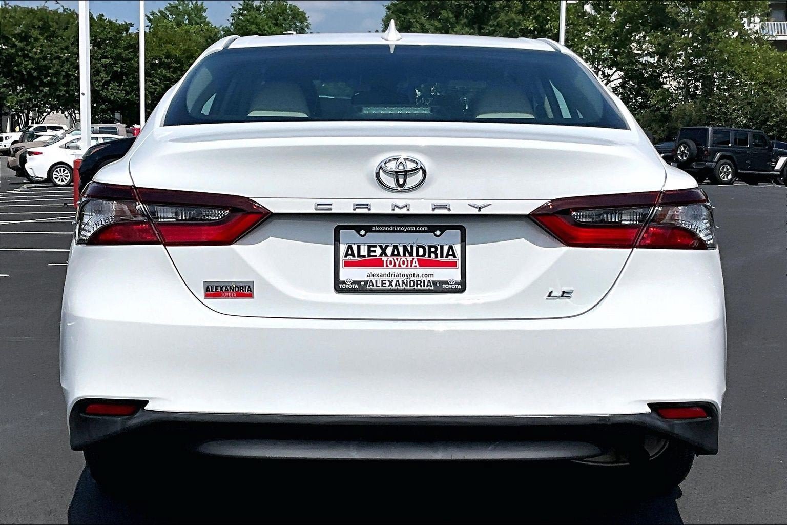 Used 2021 Toyota Camry LE w/ Convenience Package FWD image 4