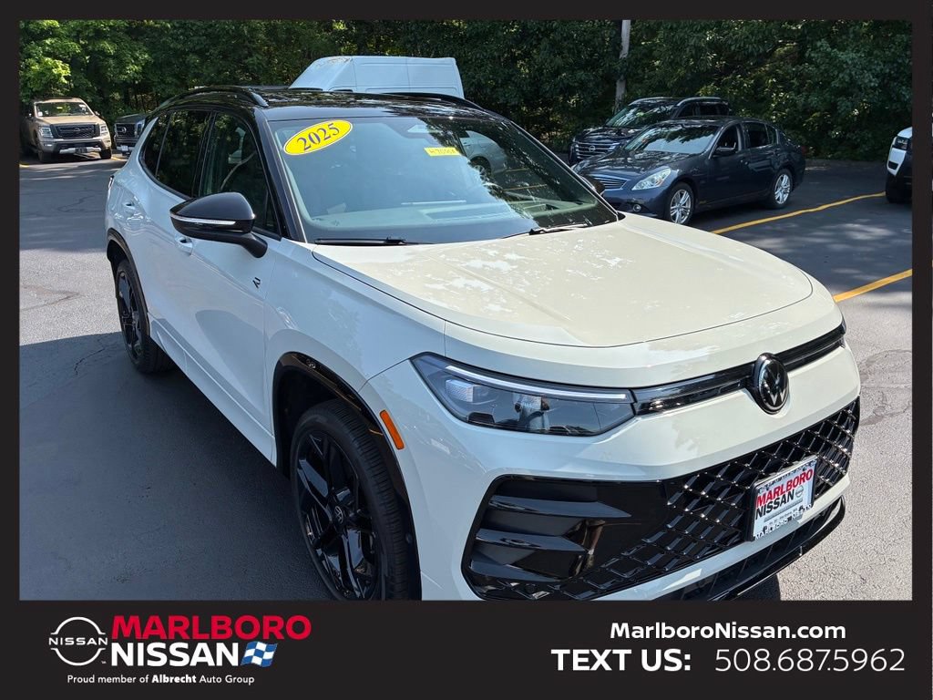 Used 2025 Volkswagen Tiguan SE R-Line