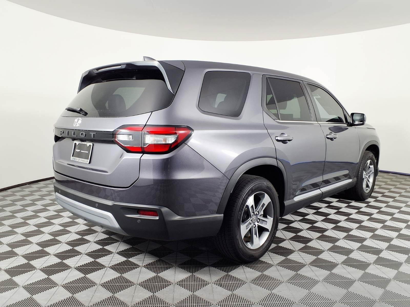 Used 2024 Honda Pilot EX-L image 4