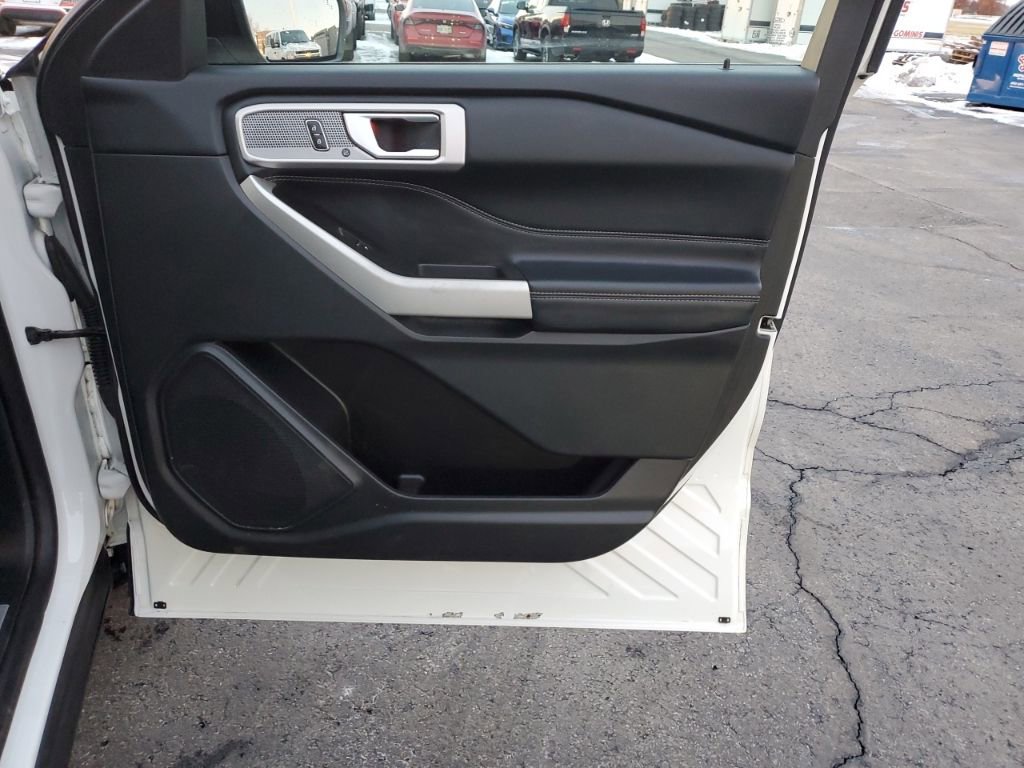 Used 2022 Ford Explorer Limited w/ Equipment Group 301A image 32