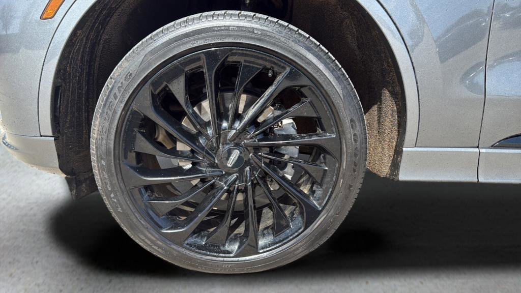 Used 2025 Lincoln Aviator Reserve w/ Equipment Group 201A image 14