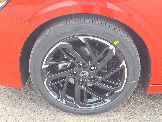New 2026 Nissan Sentra SR w/ SR Premium Package FWD image 26