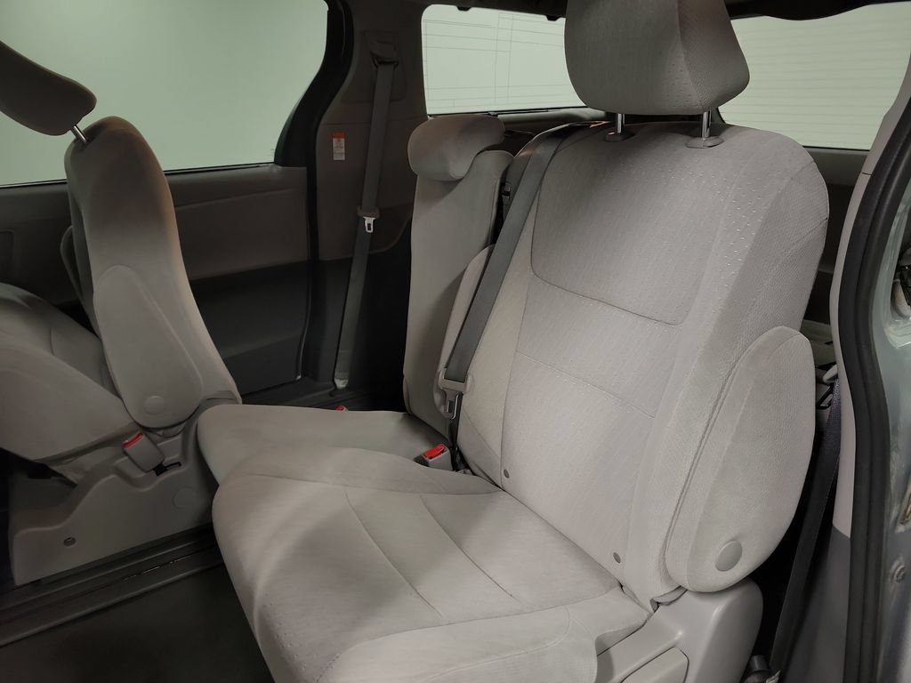 Used 2020 Toyota Sienna LE FWD image 21