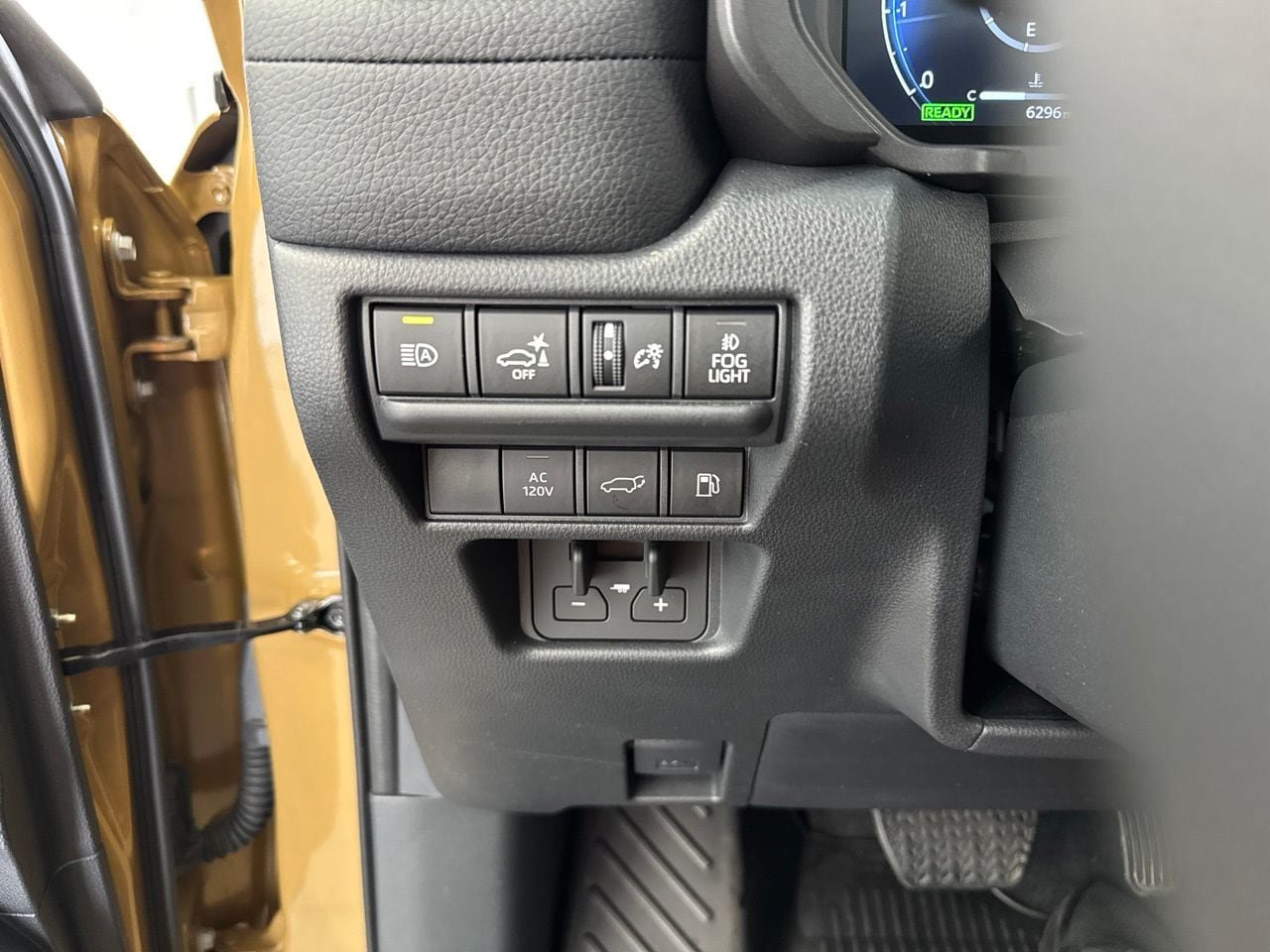 Certified 2025 Toyota Land Cruiser w/ Premium Package AWD/4WD image 35