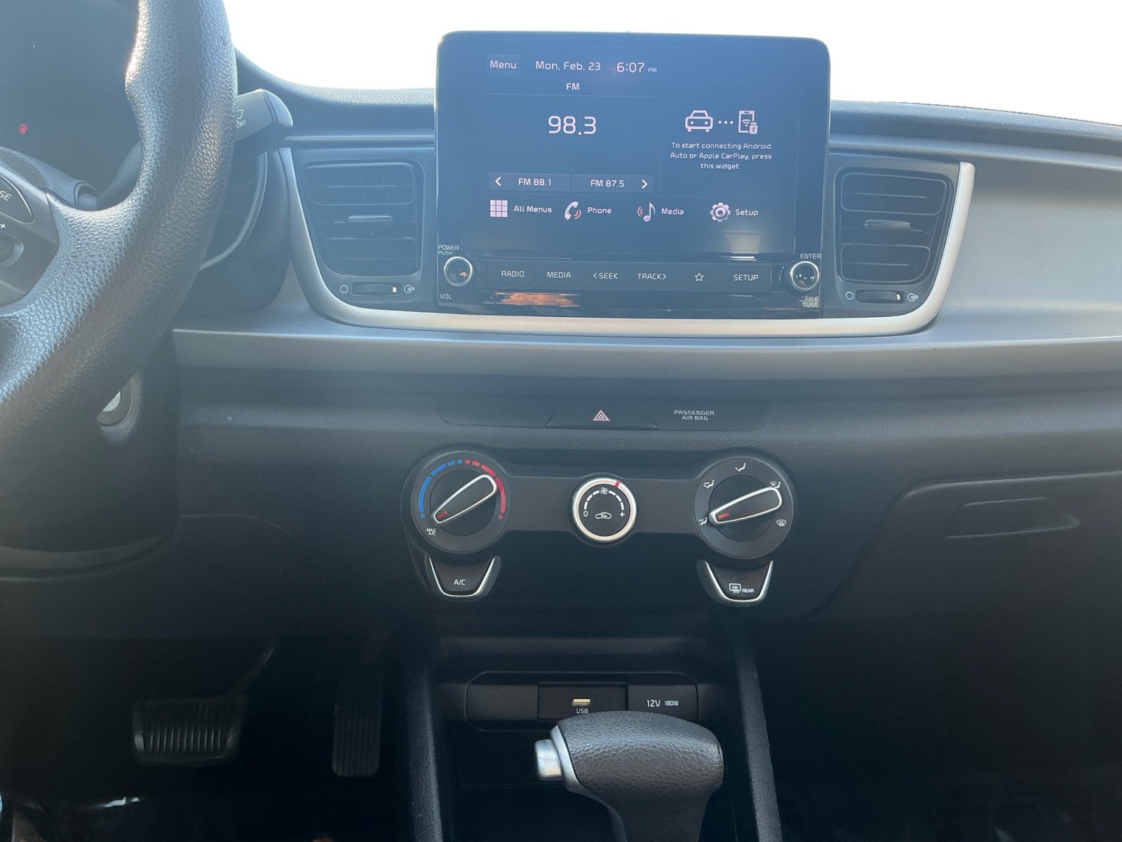 Used 2023 Kia Rio S image 11