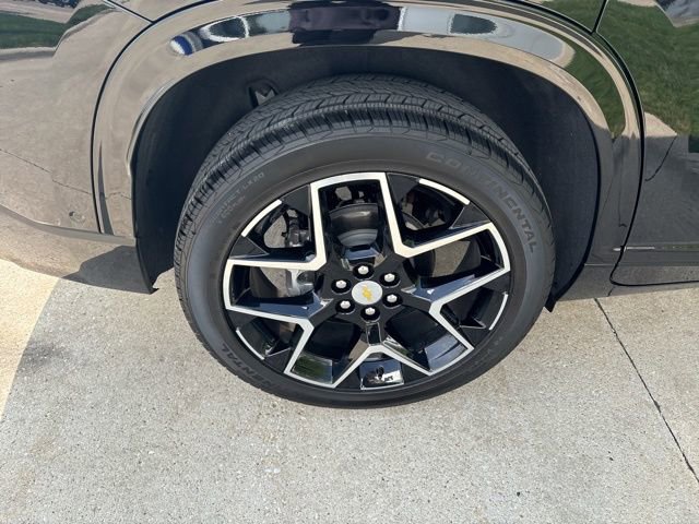Used 2025 Chevrolet Traverse High Country AWD/4WD image 9