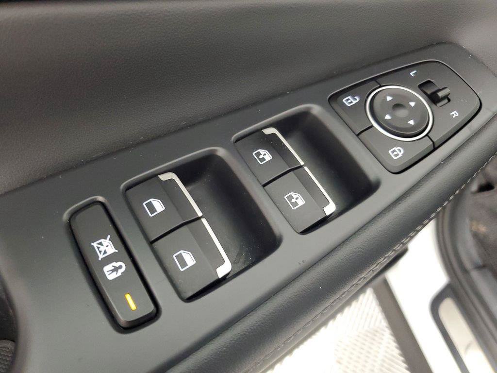 Used 2020 Hyundai Santa Fe Limited FWD image 18