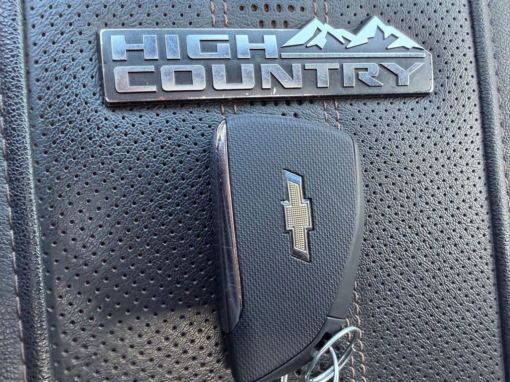 Used 2024 Chevrolet Silverado 3500 High Country w/ Technology Package AWD/4WD image 31