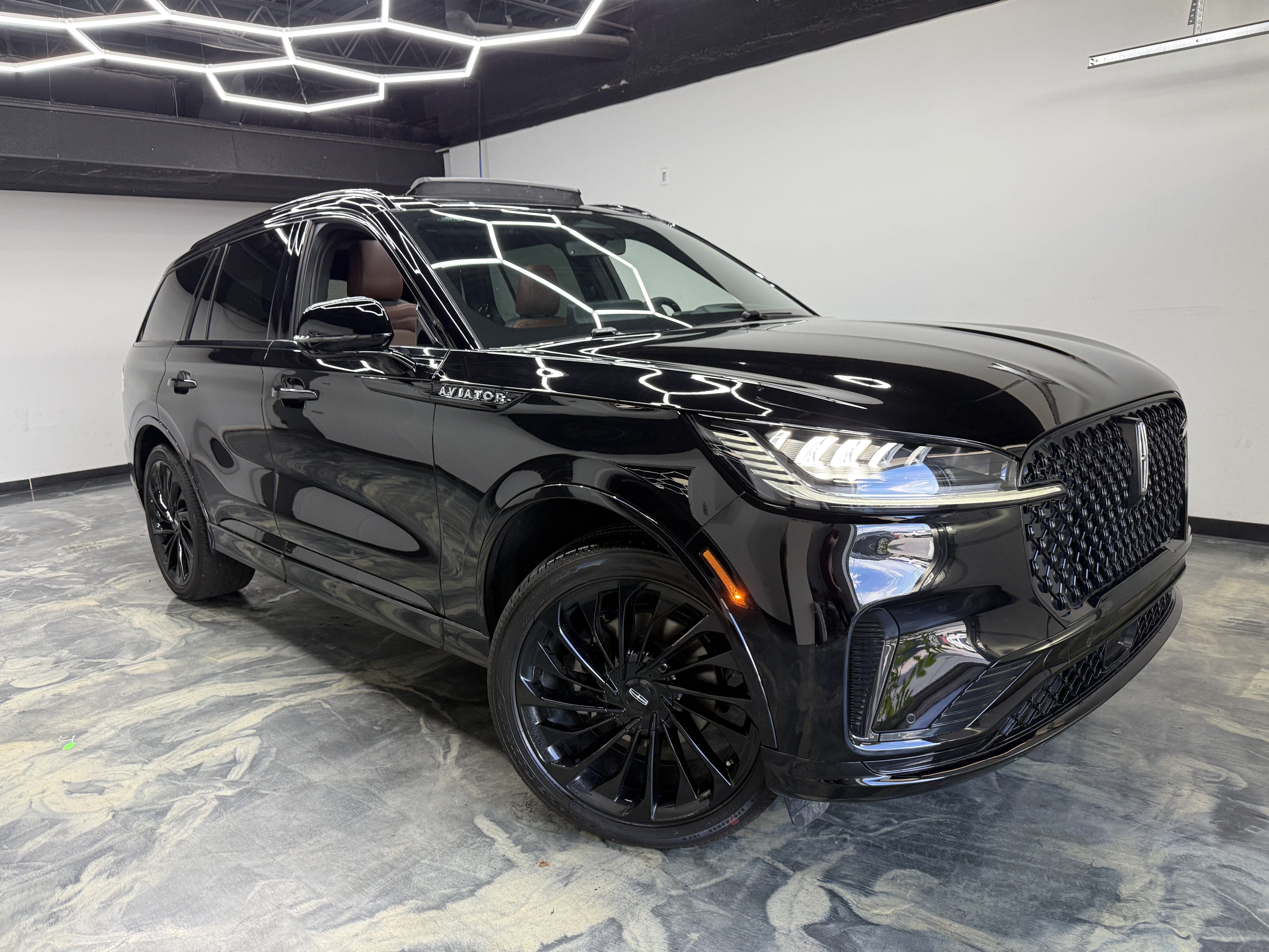 Used 2026 Lincoln Aviator Reserve w/ Jet Appearance Package AWD/4WD image 6