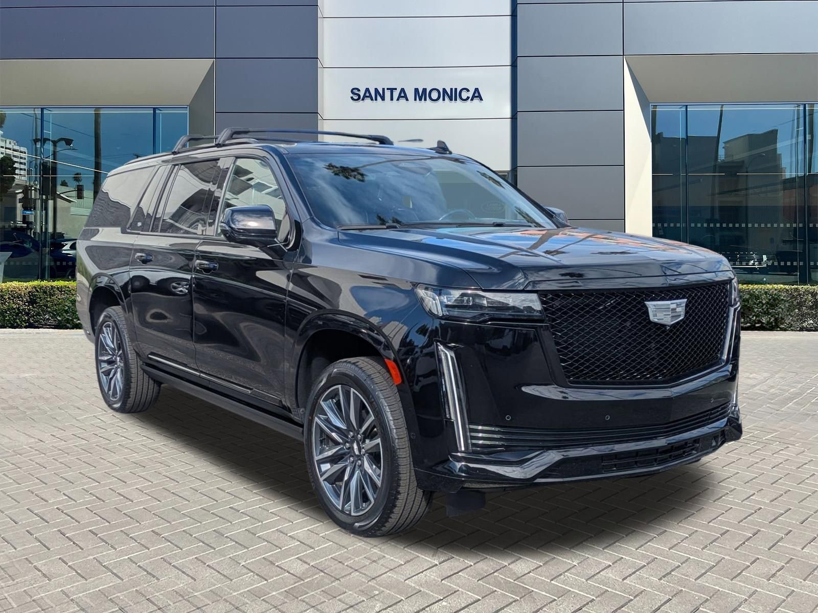 Used 2021 Cadillac Escalade ESV Sport w/ Driver Assist Tech Package AWD/4WD image 3
