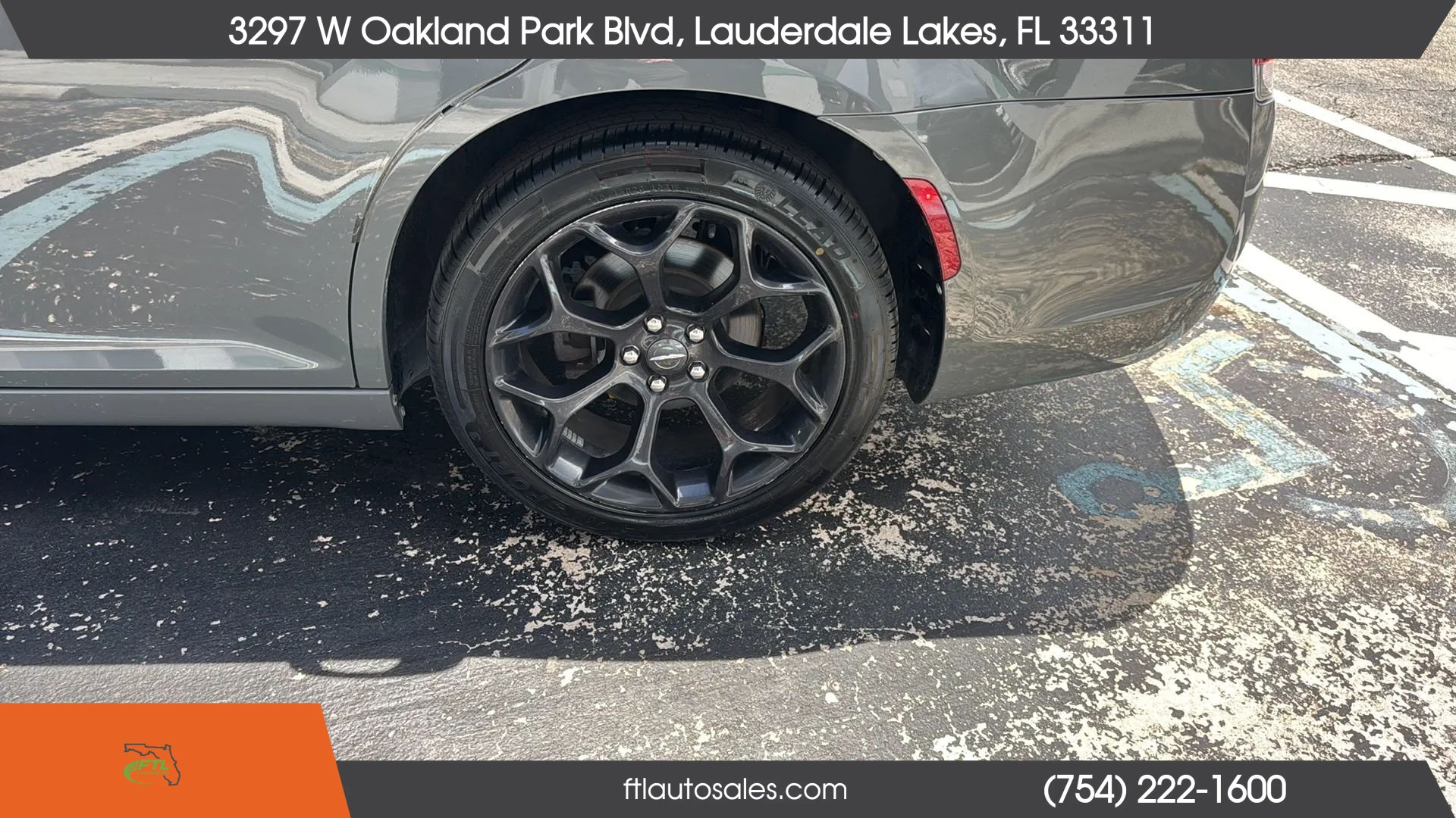 Used 2019 Chrysler 300 Touring w/ Sport Appearance Package RWD image 15