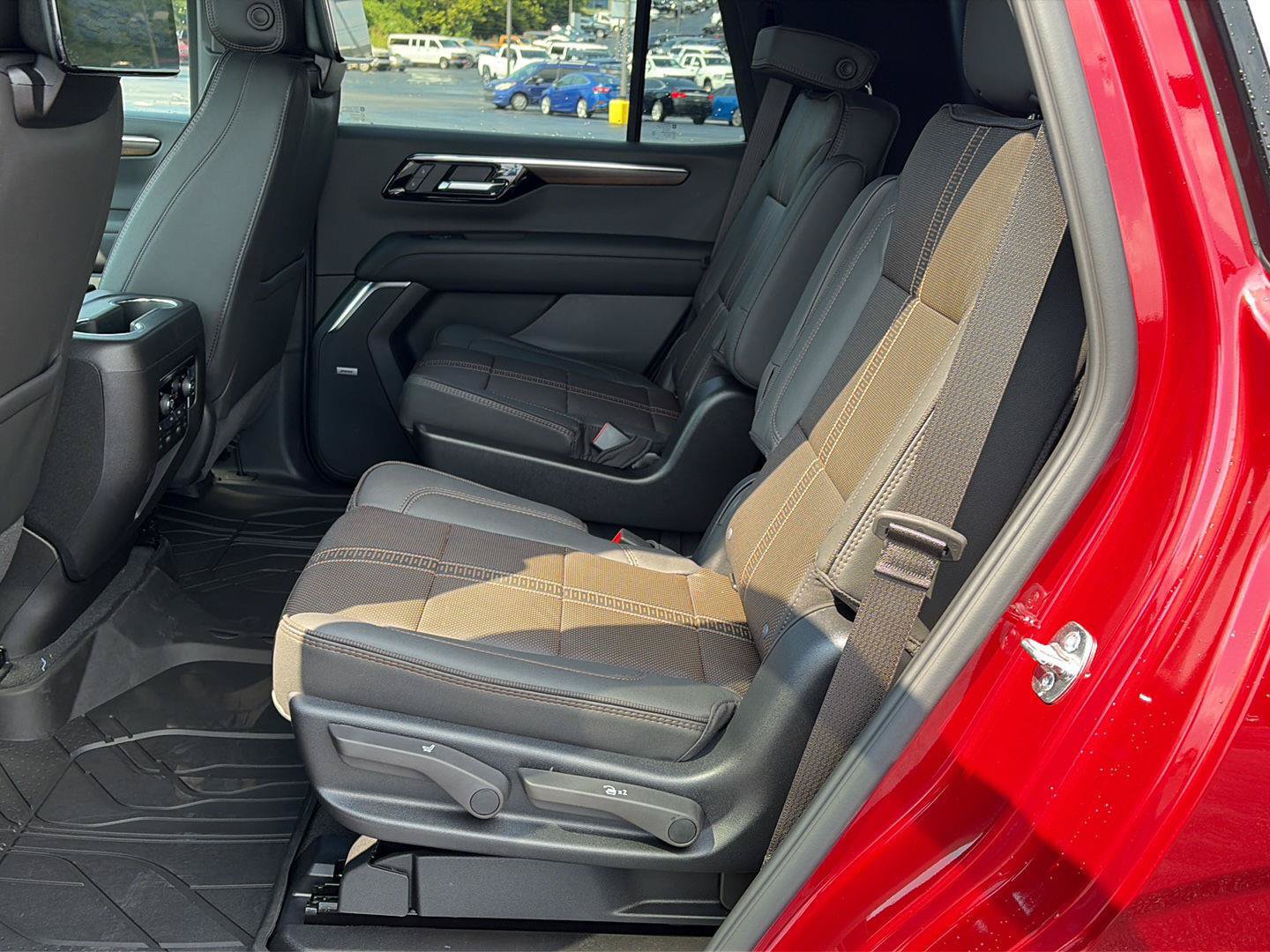New 2026 Chevrolet Tahoe High Country AWD/4WD image 15