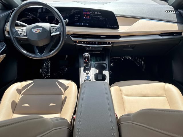 Certified 2024 Cadillac XT4 Luxury w/ Cold Weather Package FWD image 15