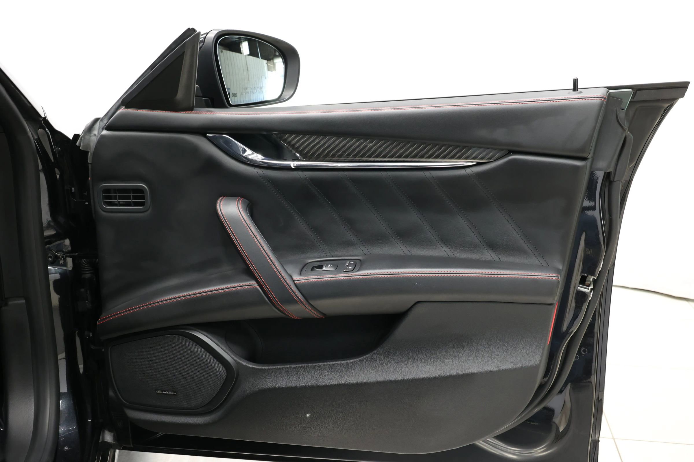 Used 2022 Maserati Quattroporte Trofeo image 82