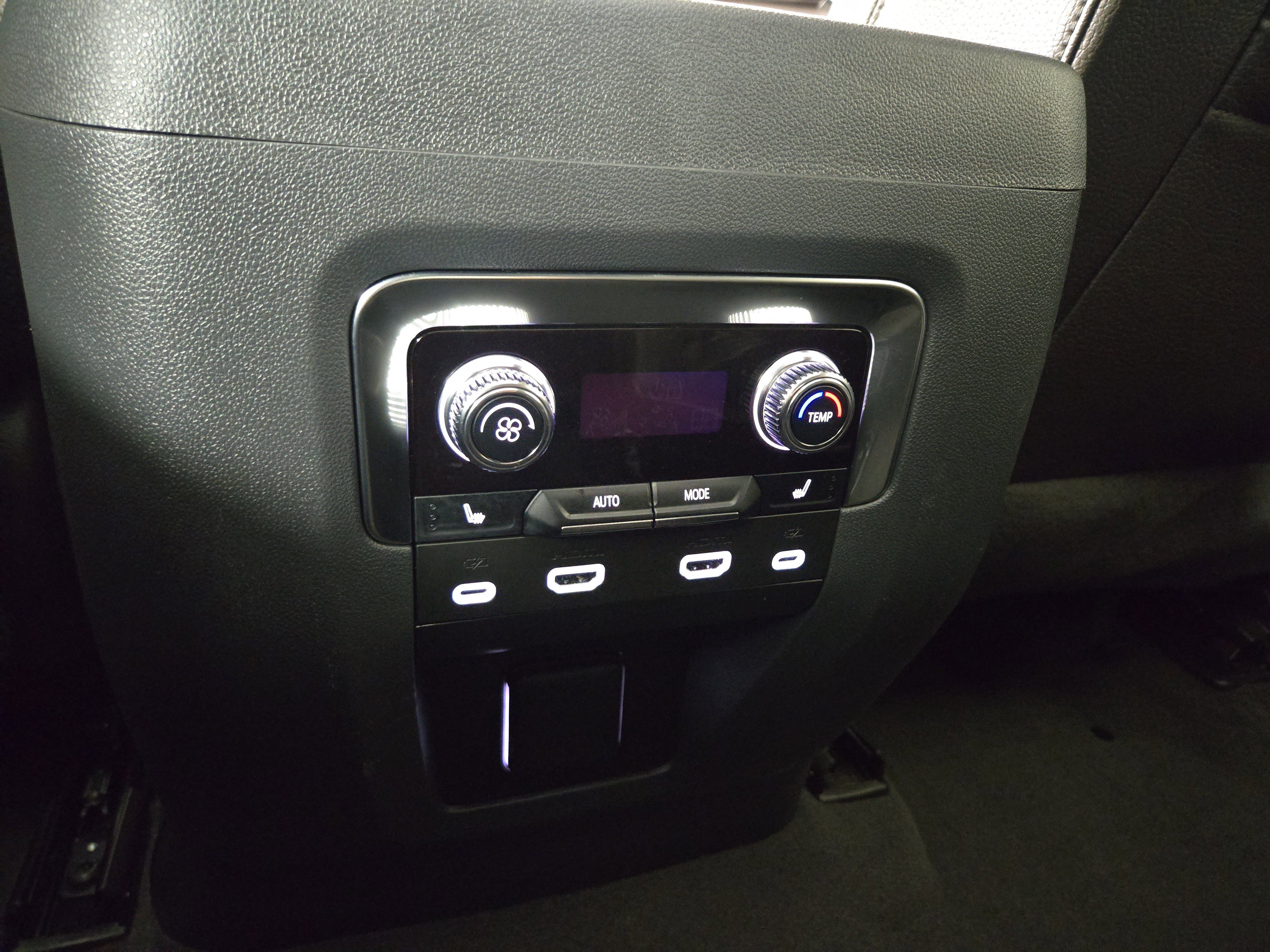 Certified 2023 GMC Yukon Denali w/ Advanced Technology Package image 27