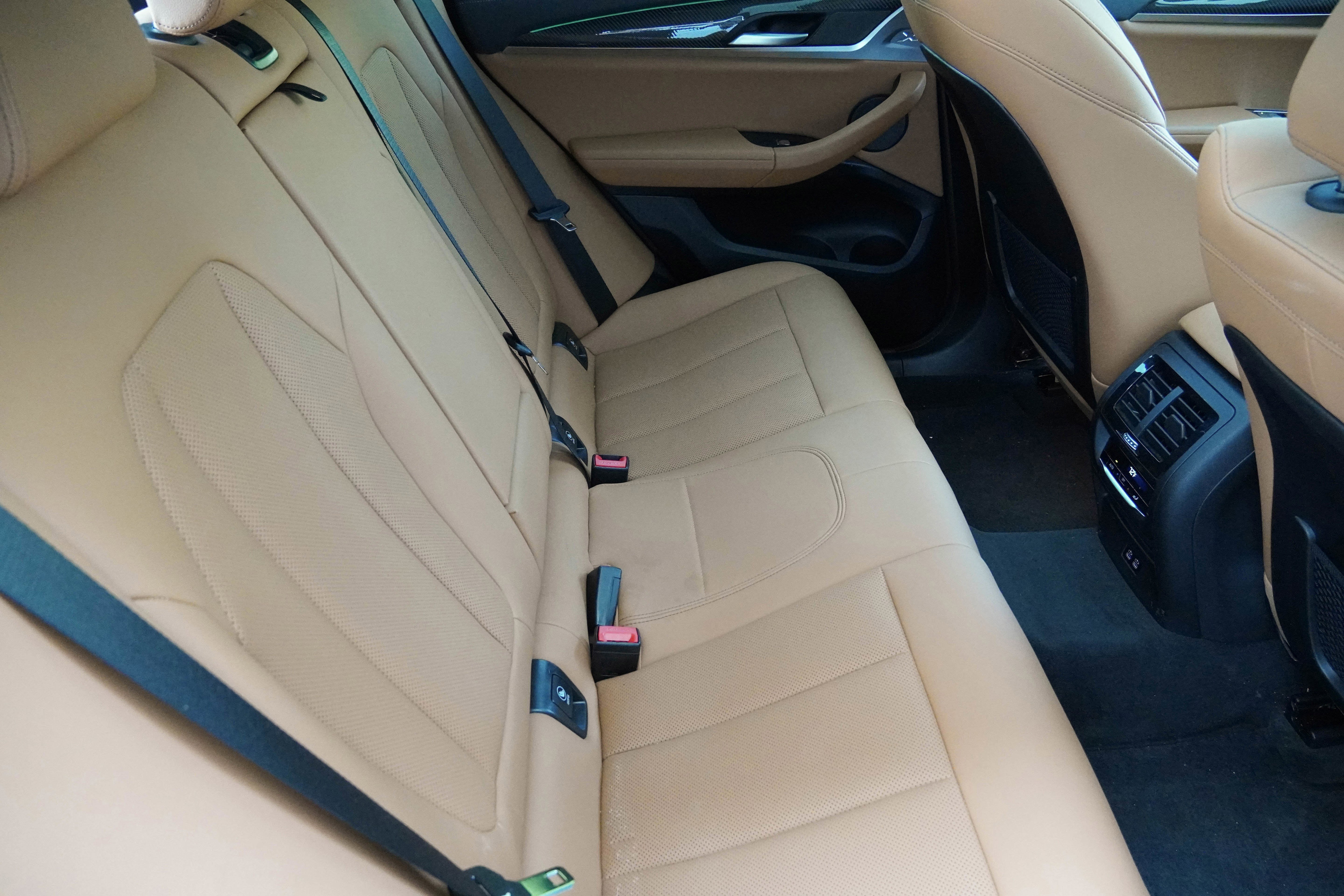 Certified 2025 BMW X4 M40i AWD/4WD image 36