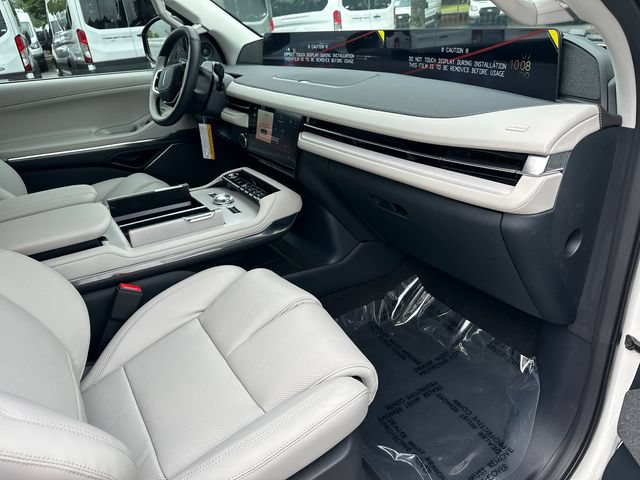 New 2026 Lincoln Navigator Reserve AWD/4WD image 16