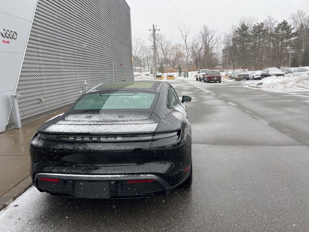 Used 2024 Porsche Taycan image 30