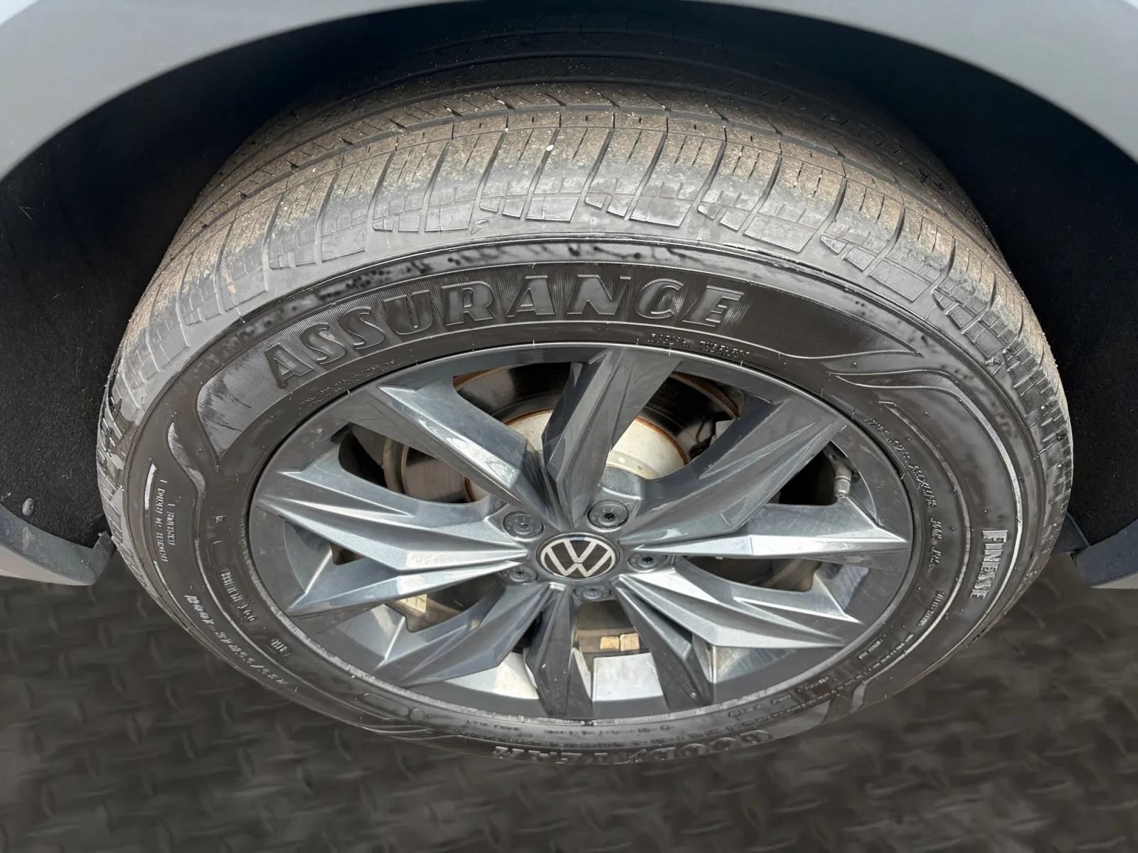Used 2024 Volkswagen Tiguan SE w/ Panoramic Sunroof Package AWD/4WD image 41
