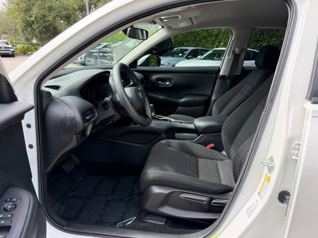 Used 2025 Honda HR-V LX image 11