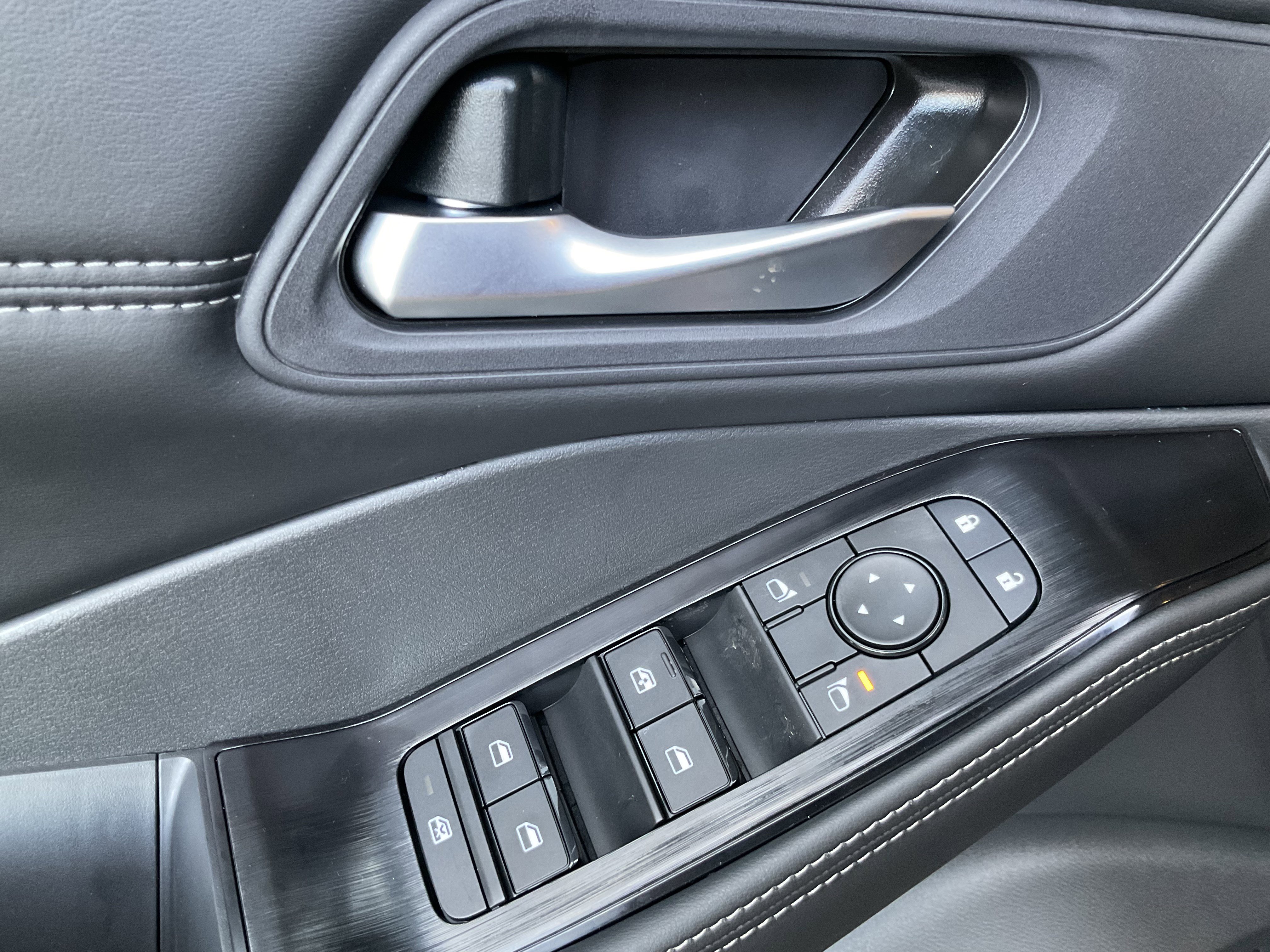 Used 2026 Nissan Rogue SV image 29