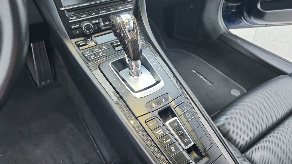 Used 2015 Porsche 911 Turbo S image 20