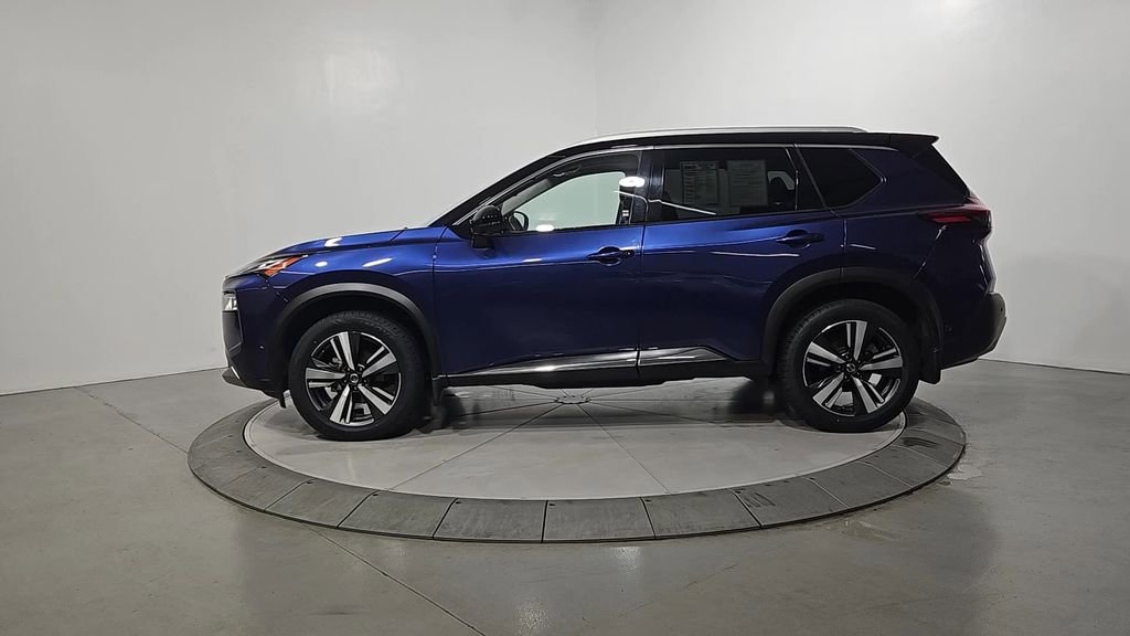 Used 2021 Nissan Rogue Platinum AWD/4WD image 2