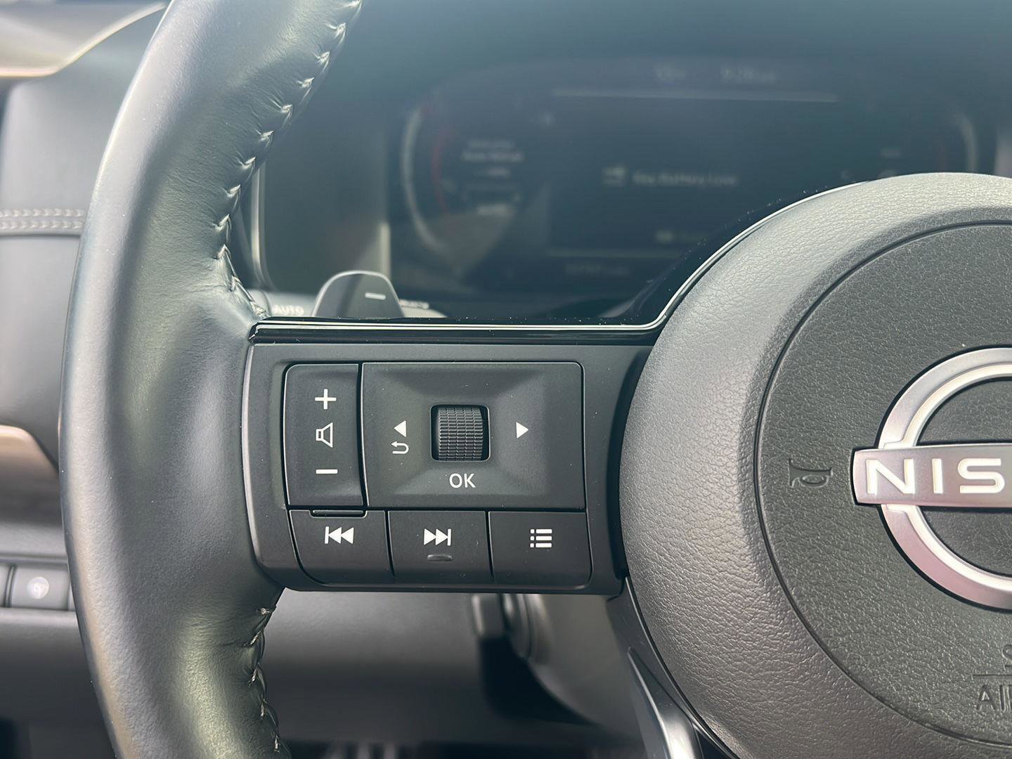 Used 2023 Nissan Pathfinder Platinum image 22