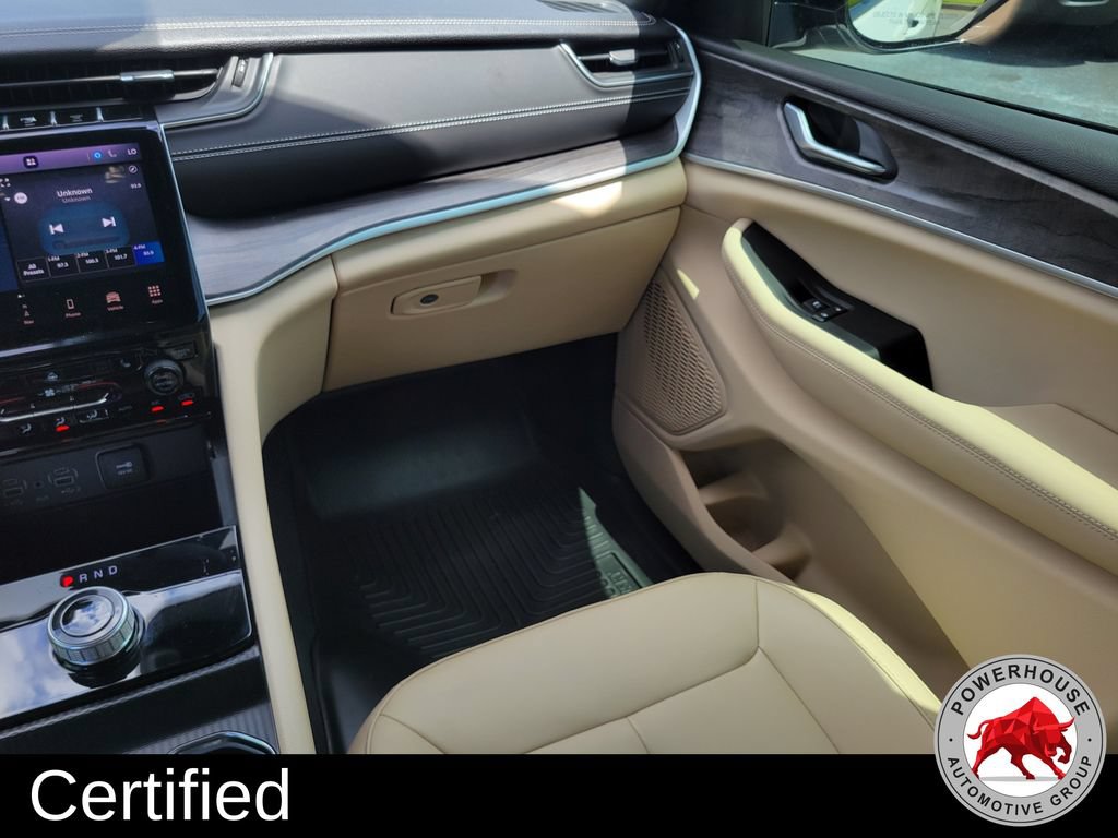 Used 2024 Jeep Grand Cherokee Limited RWD image 22