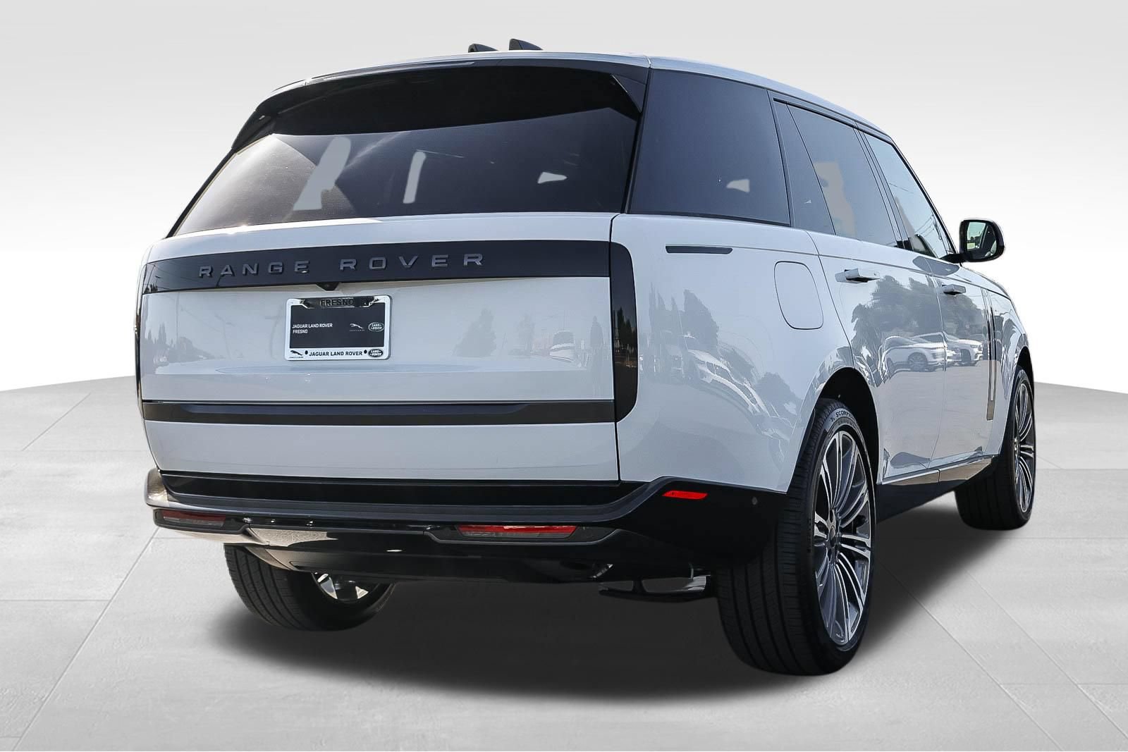 New 2026 Land Rover Range Rover Long Wheelbase SE AWD/4WD image 5