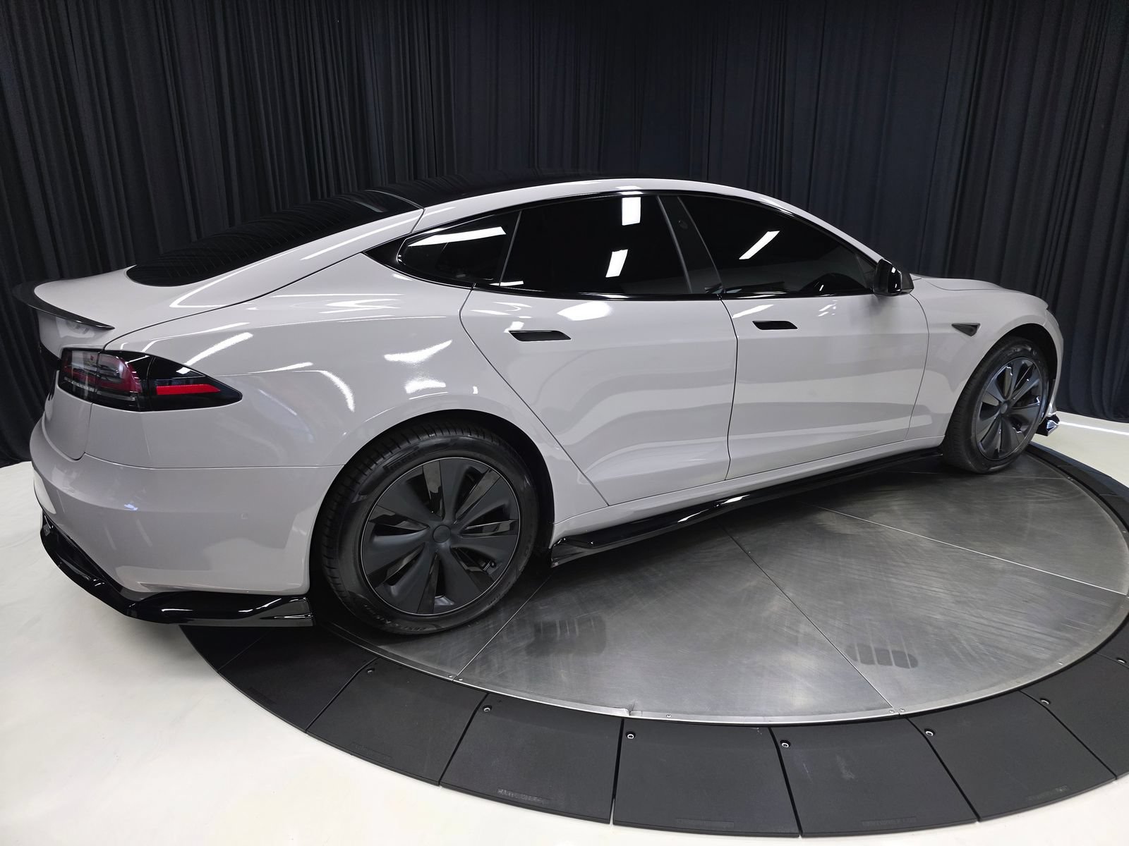 Used 2023 Tesla Model S Standard Range AWD/4WD image 14