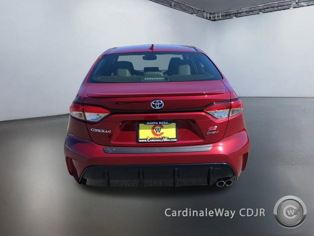 Used 2025 Toyota Corolla SE image 4