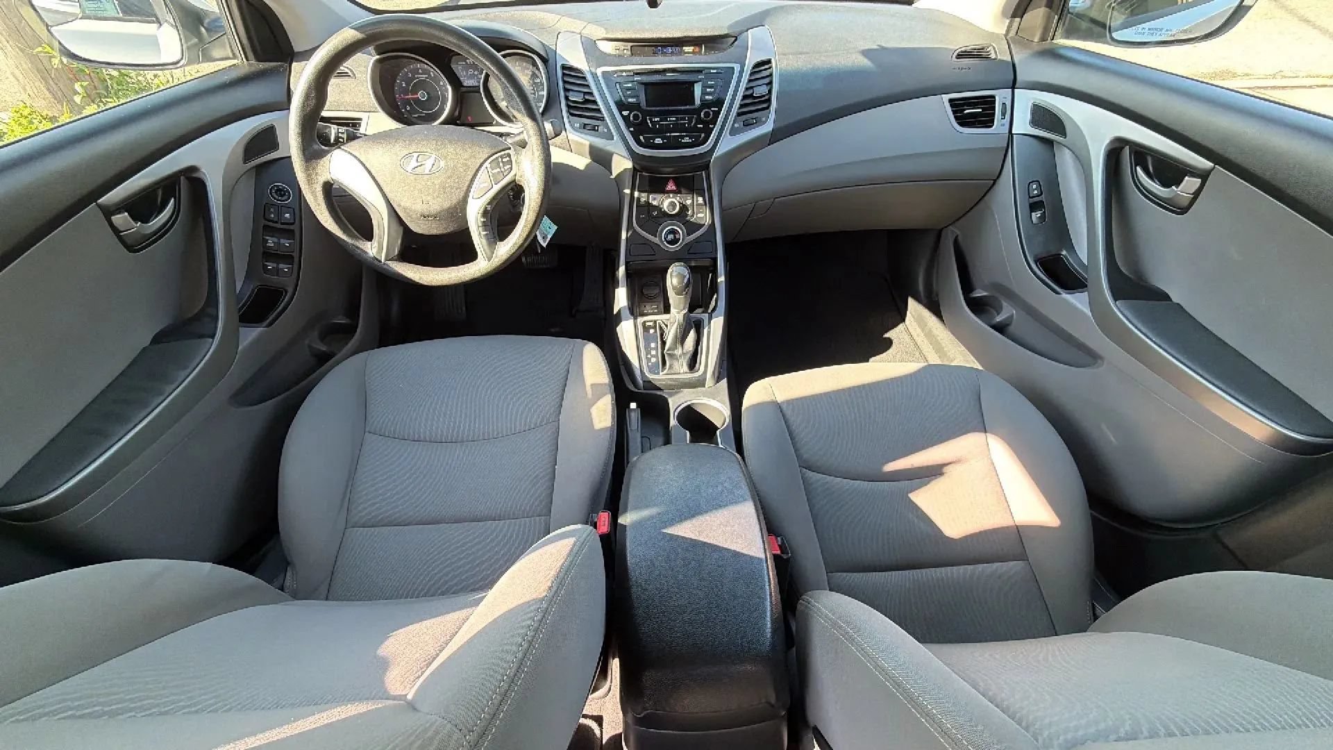 Used 2015 Hyundai Elantra SE FWD image 27