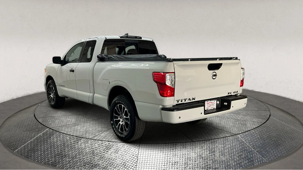 Used 2022 Nissan Titan SV image 6