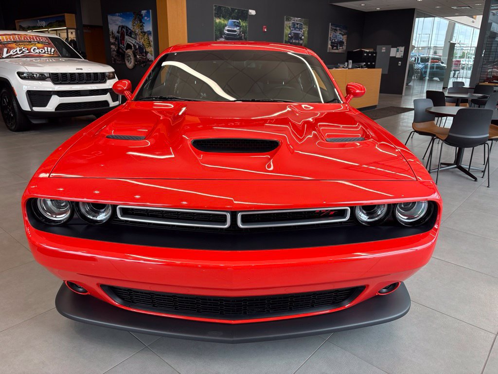 Used 2021 Dodge Challenger R/T Scat Pack w/ Scat Pack Stripe RWD image 8