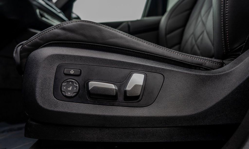 Used 2025 BMW X5 xDrive40i w/ Premium Package image 17