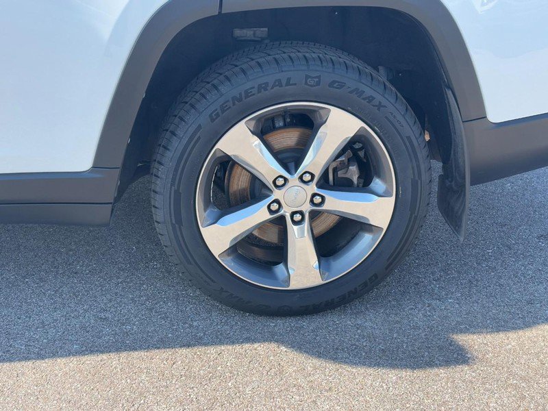 Used 2022 Jeep Grand Cherokee L Limited AWD/4WD image 9