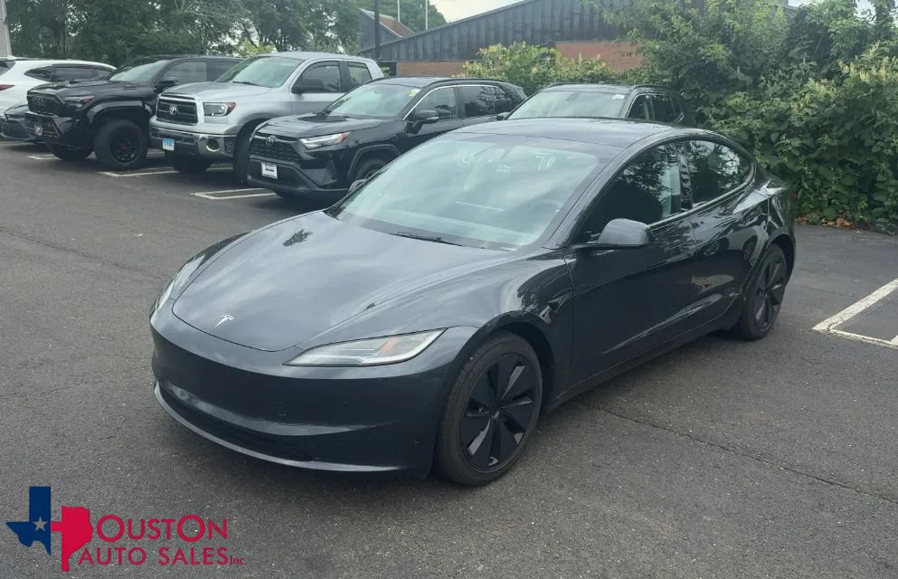 Used 2024 Tesla Model 3 Standard Range RWD image 1