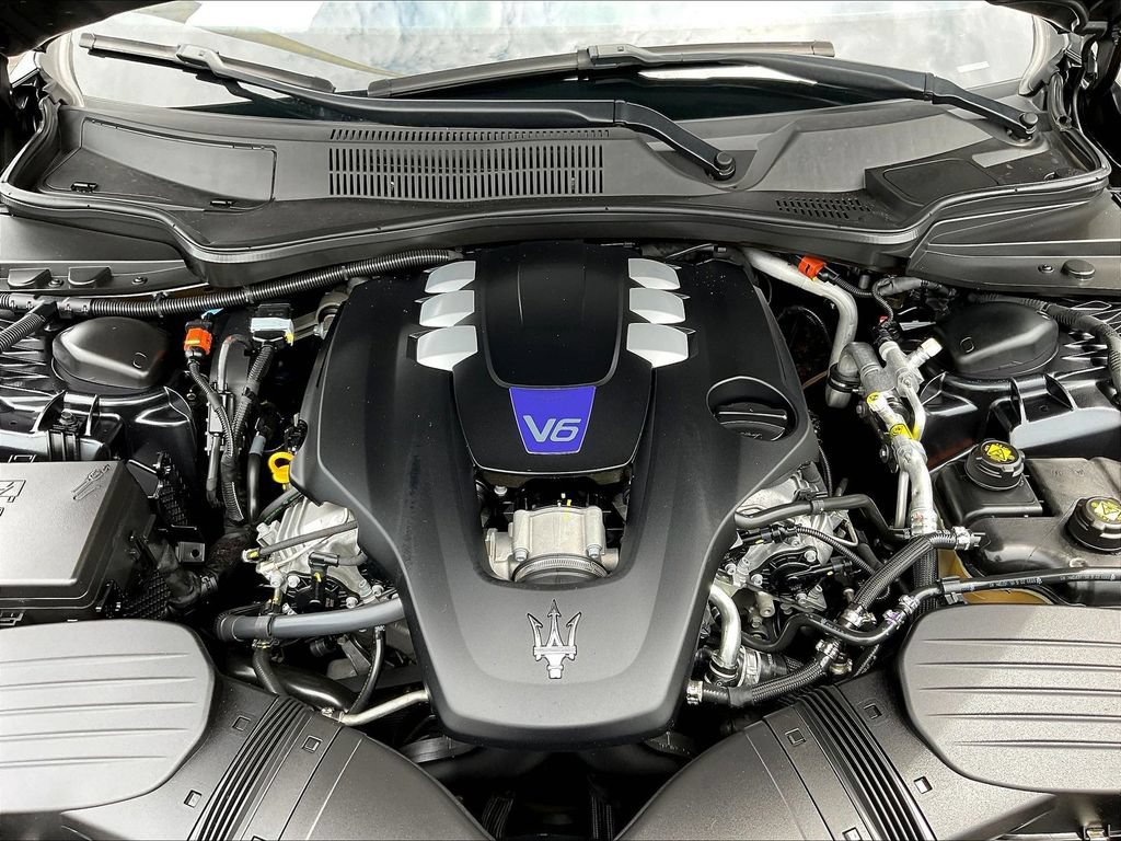 Used 2023 Maserati Ghibli Modena RWD image 26