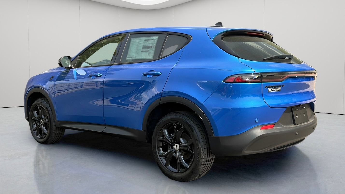 Used 2023 Dodge Hornet GT w/ GT Blacktop Package image 8