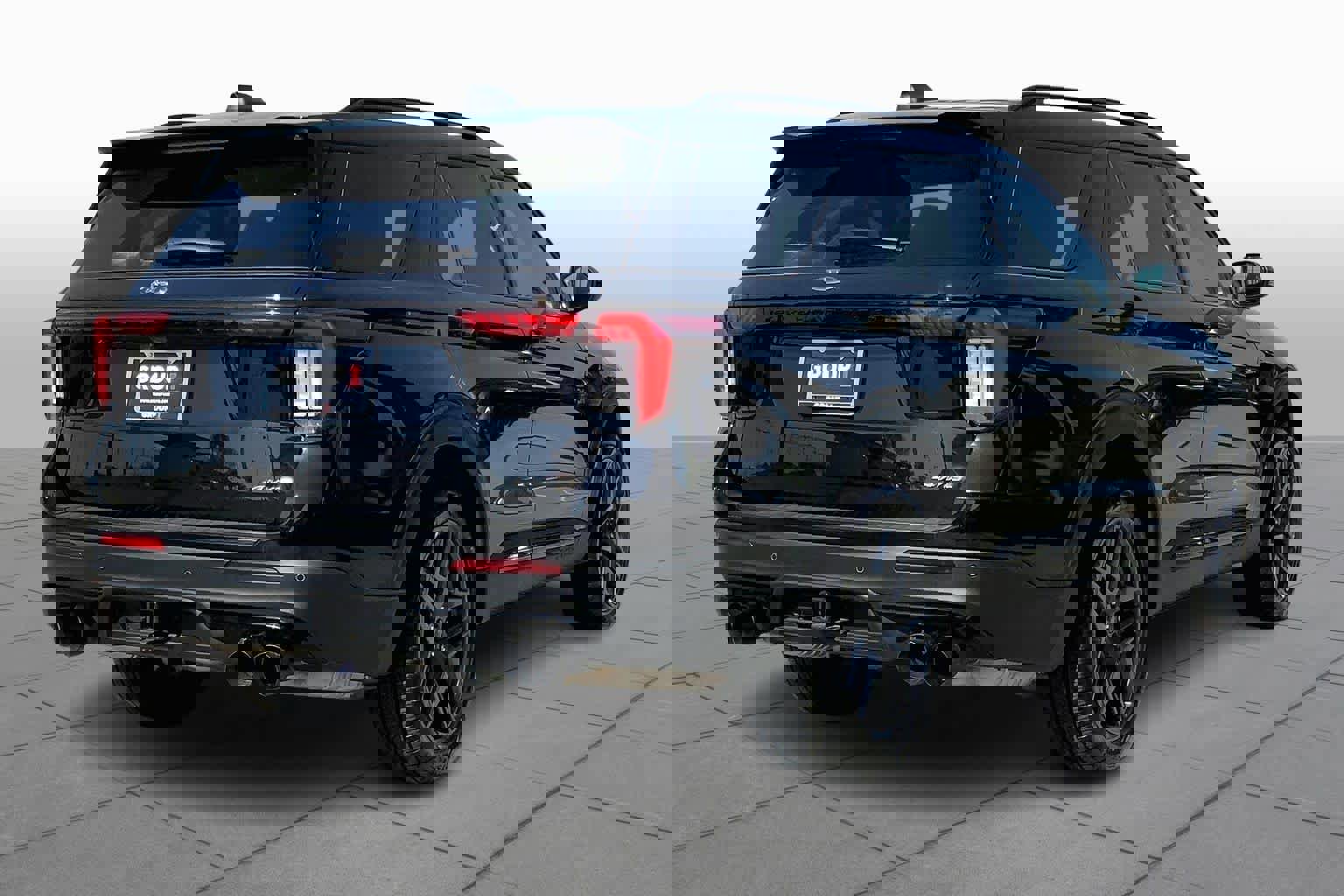 Used 2025 Ford Explorer ST-Line w/ ST-Line Street Pack image 13