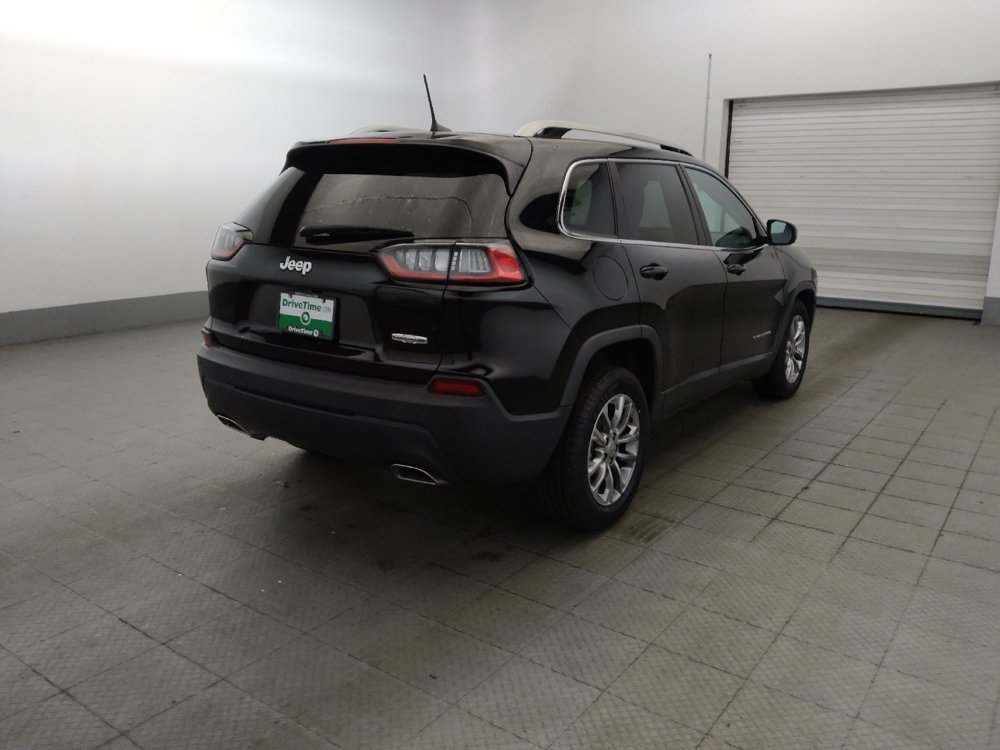 Used 2021 Jeep Cherokee Latitude Plus w/ Sun & Sound Group FWD image 9