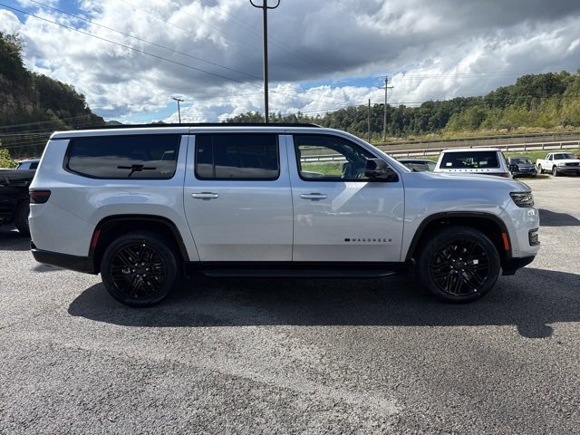 New 2025 Jeep Wagoneer L Series II w/ Convenience Group I image 2