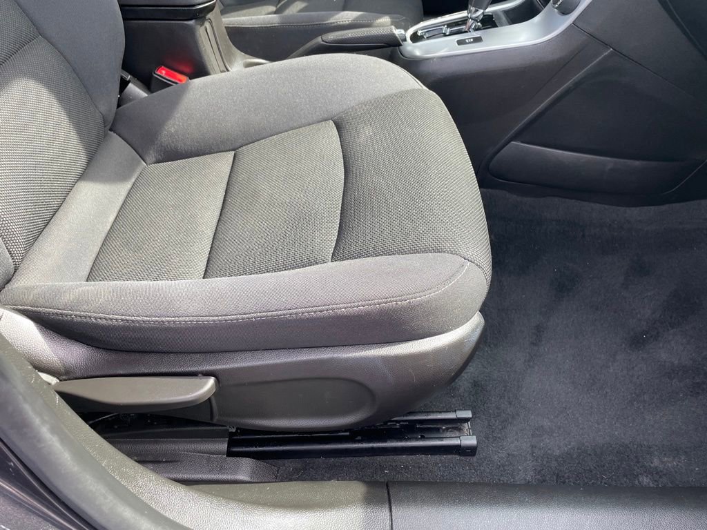 Used 2016 Chevrolet Cruze LT image 9