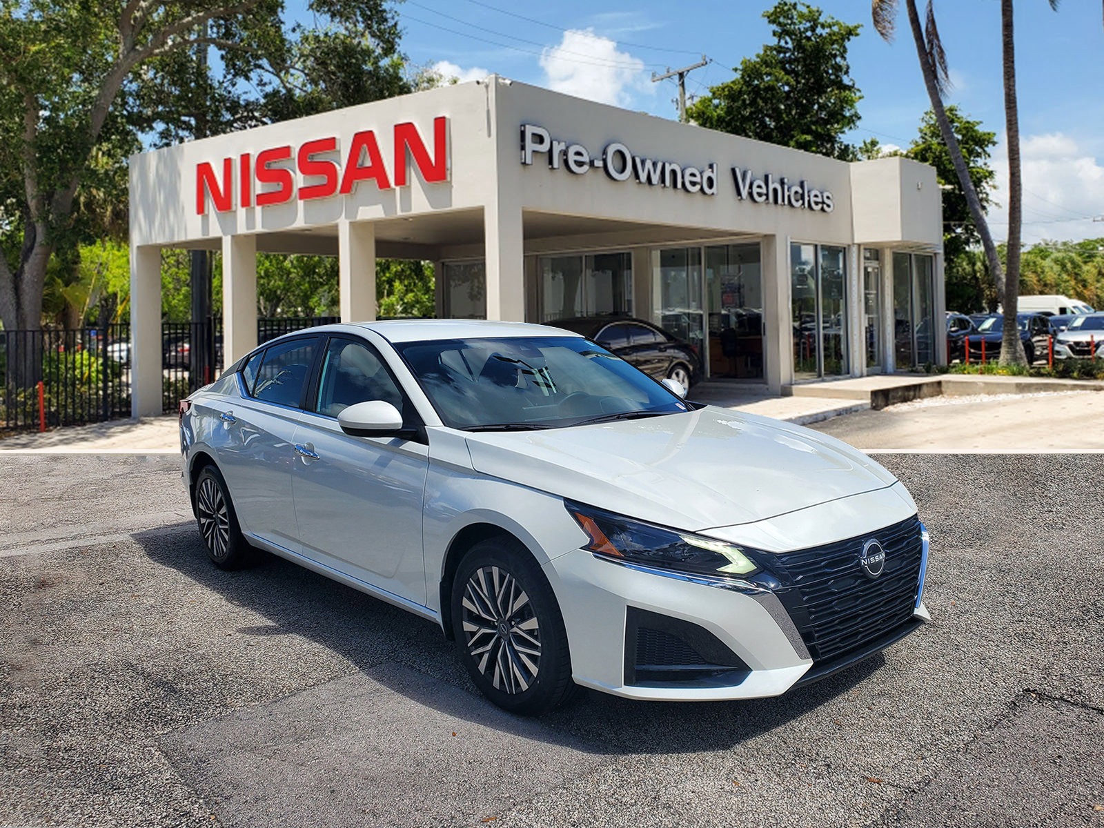 Certified 2023 Nissan Altima 2.5 SV image 3