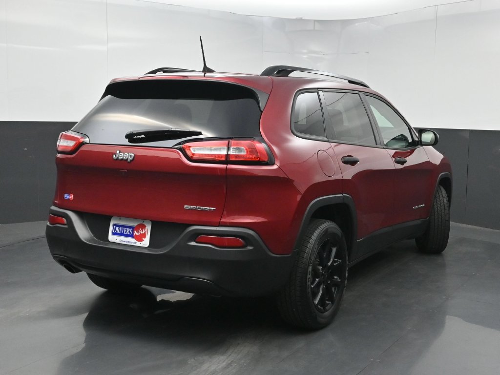 Used 2017 Jeep Cherokee Sport FWD image 19