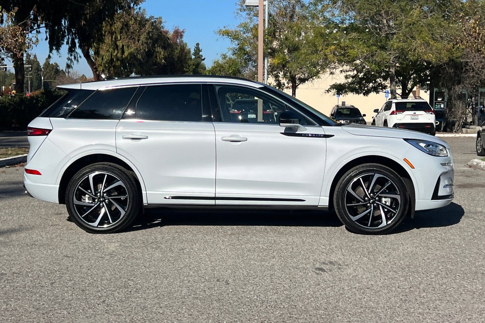 Certified 2025 Lincoln Corsair Grand Touring w/ Equipment Group 301A image 3